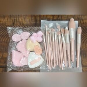 New Makeup Beauty Blenders (12) And Brushes (15) Set-Pink